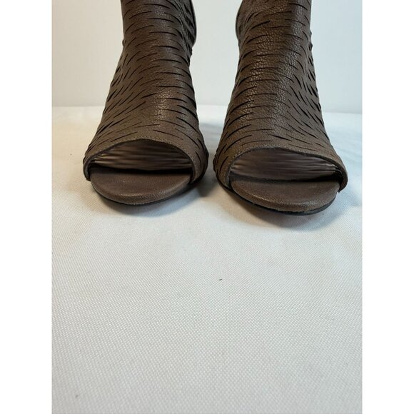Vince Camuto Krandi Womens Size 7M Brownish Gray Laser Cut Heeled Booties - Picture 5 of 12